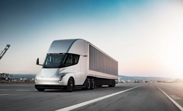 Foto - Elektrikli Tesla Semi tırları Avrupa yollarına çıkıyor!