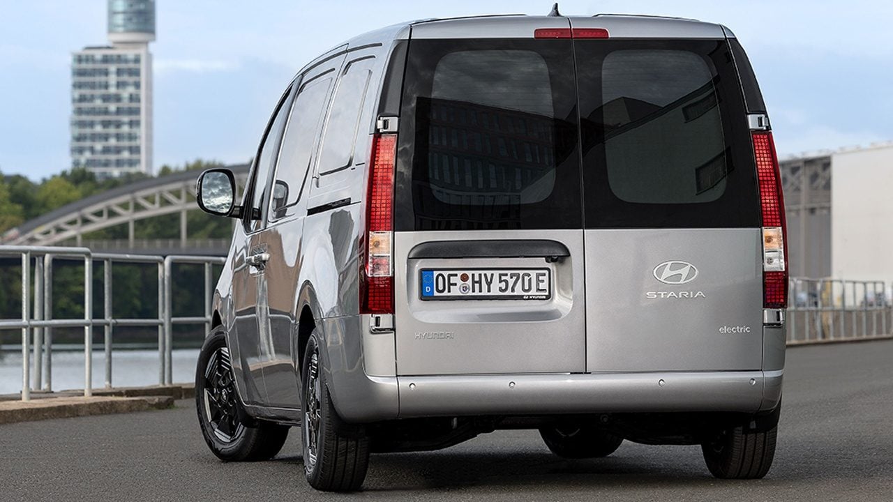 Foto - Elektrikli ticari araçta oyun değişiyor! 20 dakikada şarj oluyor, 450 km gidiyor: Hyundai STARIA Cargo