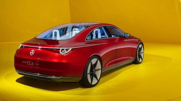 Foto - Elektrikli yarışında geriden gelen Mercedes fark attı! Tek şarj 750 km