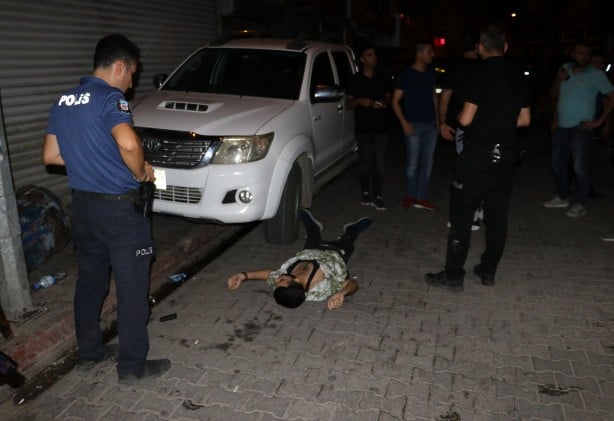 Foto - Elinde tabancayla saldırıya gitti, silahla vurularak ağır yaralandı