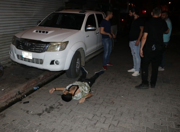 Elinde tabancayla saldırıya gitti, silahla vurularak ağır yaralandı