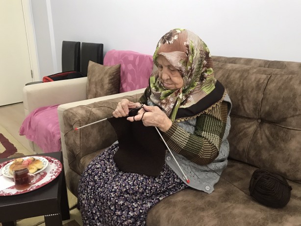 Foto - Eline sağlık Şerife teyze