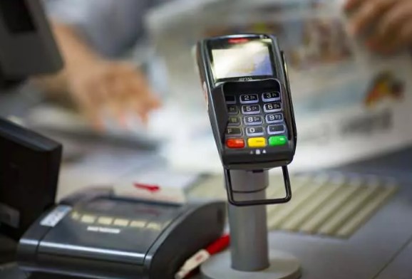 Foto - Elini veren kolunu kaptırır! Kredi kartında faiz tuzağı