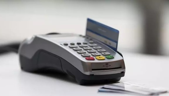 Foto - Elini veren kolunu kaptırır! Kredi kartında faiz tuzağı