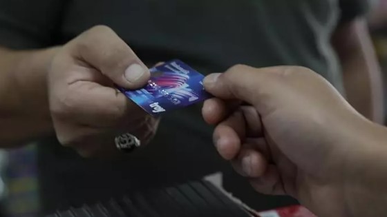 Foto - Elini veren kolunu kaptırır! Kredi kartında faiz tuzağı