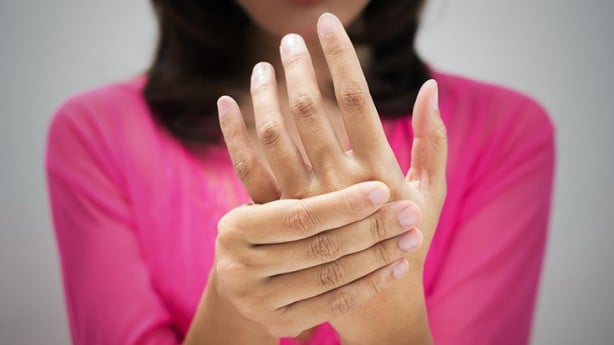 Foto - Elinizin uyuşma sebepleri sizi çok ama çok şaşırtacak! Neden olur? Uzmanından açık açık tüyoları