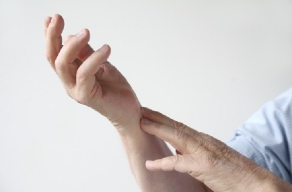 Foto - Ellerinizde bu belirtiler varsa vakit kaybetmeyin! Kötü bir hastalık olabilir