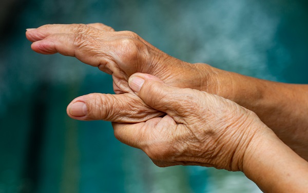 Foto - Ellerinizde bu belirtiler varsa vakit kaybetmeyin! Kötü bir hastalık olabilir