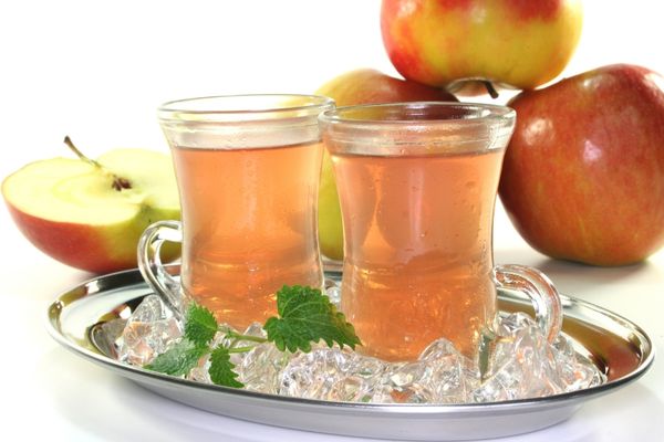 Foto - Elma çayı! Festivallere konu olan tarifi: Çok iyi ve mükemmel! Koruma altına alıyor, hemen yardım ediyor