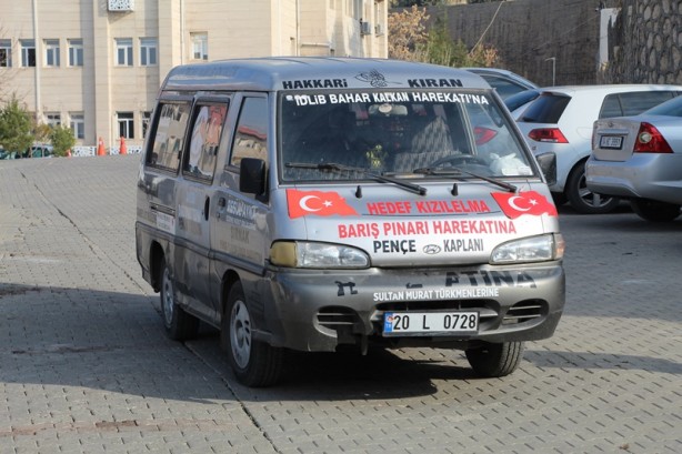 "Elmacı Dede" yetiştirdiği elmaları Şırnak'taki Mehmetçik için getirdi