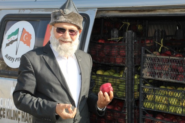 Foto - "Elmacı Dede" yetiştirdiği elmaları Şırnak'taki Mehmetçik için getirdi