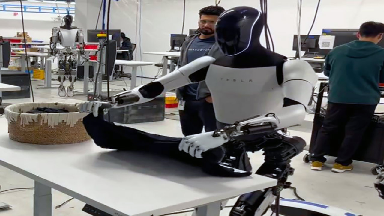 Foto - Elon Musk, 2 yıl içinde 500 bin adet Optimus robotu üretmeyi planlıyor