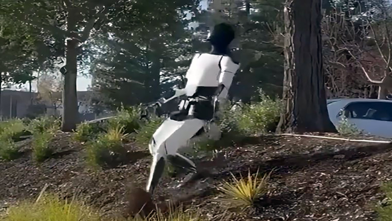 Foto - Elon Musk, 2 yıl içinde 500 bin adet Optimus robotu üretmeyi planlıyor