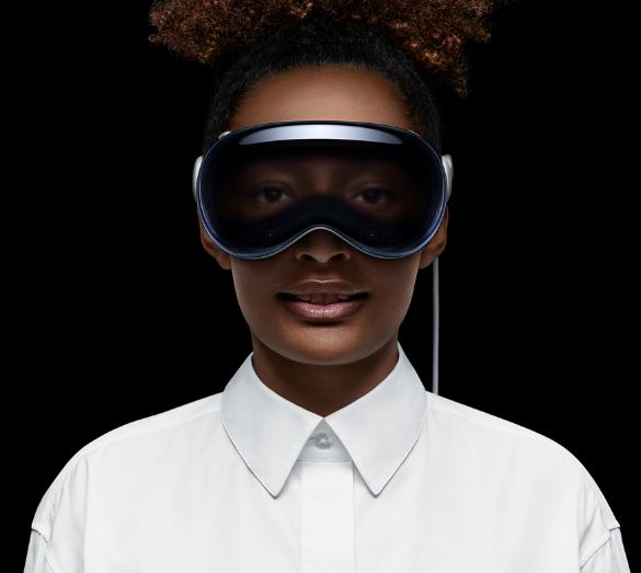 Foto - Elon Musk, Apple Vision Pro ile dalga geçti