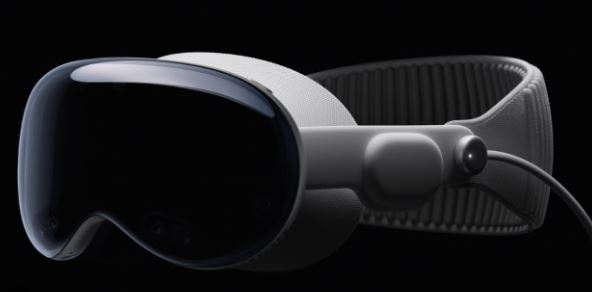 Foto - Elon Musk, Apple Vision Pro ile dalga geçti