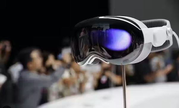 Foto - Elon Musk, Apple Vision Pro ile dalga geçti