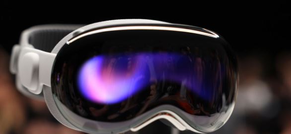 Foto - Elon Musk, Apple Vision Pro ile dalga geçti