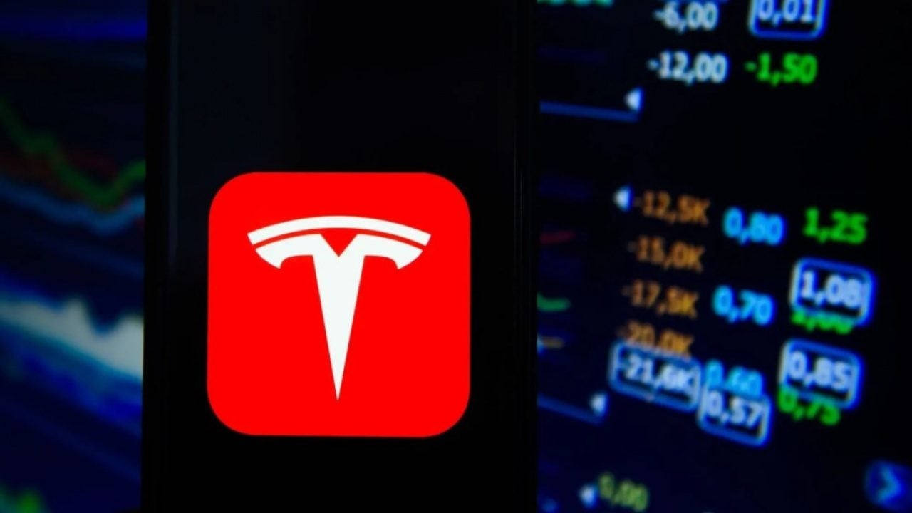 Foto - Elon Musk bile şaşırdı! Tesla'nın arabası uçuyor, hissesi düşüyor