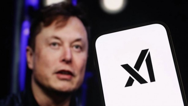 Elon Musk, ChatGPT rakibi yapay zekası için para arıyor!