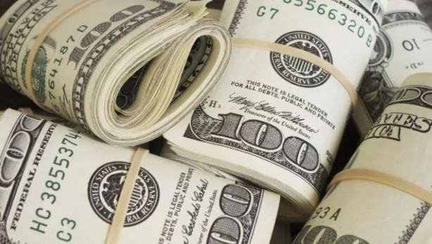 Elon Musk dünyanın en zengini ünvanını şarapçıya kaptırdı