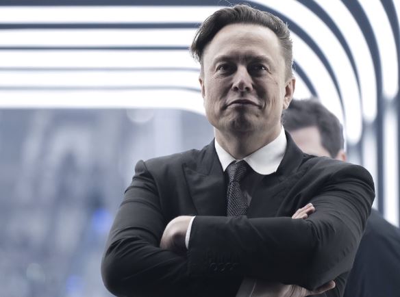 Elon Musk, Google’a rakip olacak