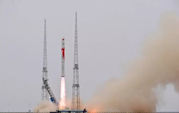 Foto - Elon Musk ve Jeff Bezos geçildi!