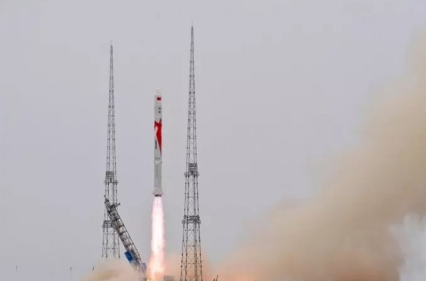 Foto - Elon Musk ve Jeff Bezos geçildi!