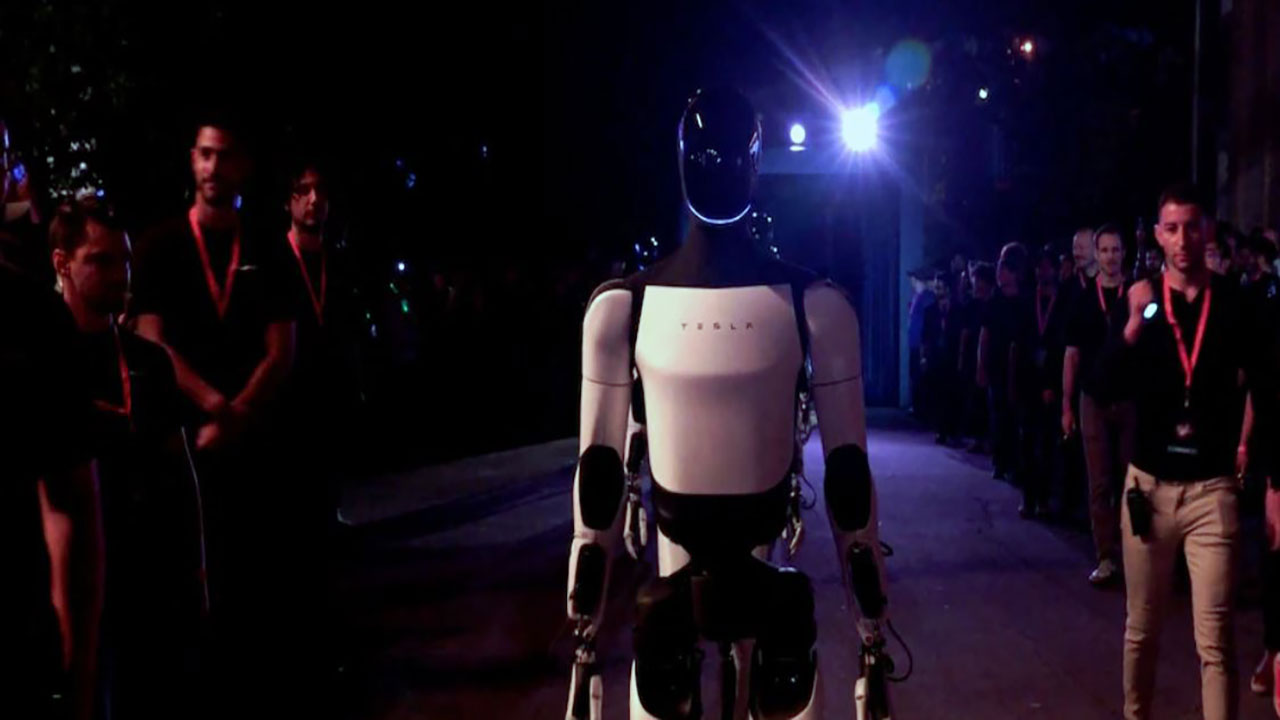 Foto - Elon Musk yine yaptı yapacağını! İnsansı robotlar aramızda dolaşacak