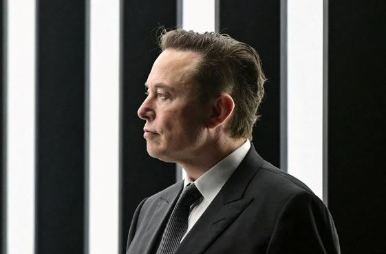 Foto - Elon Musk’a zorla ifade şoku