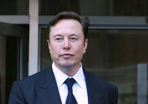 Foto - Elon Musk’a zorla ifade şoku