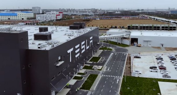 Foto - Elon Musk'ın gözünü hırs bürüdü! Çalışanlara fabrikada uyuyun çağrısı