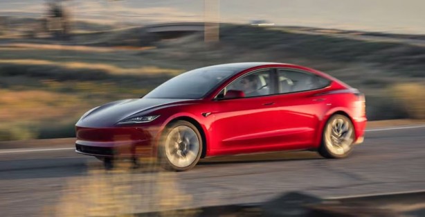 Foto - Elon Musk'ın gözünü hırs bürüdü! Çalışanlara fabrikada uyuyun çağrısı