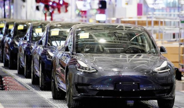 Foto - Elon Musk'ın gözünü hırs bürüdü! Çalışanlara fabrikada uyuyun çağrısı