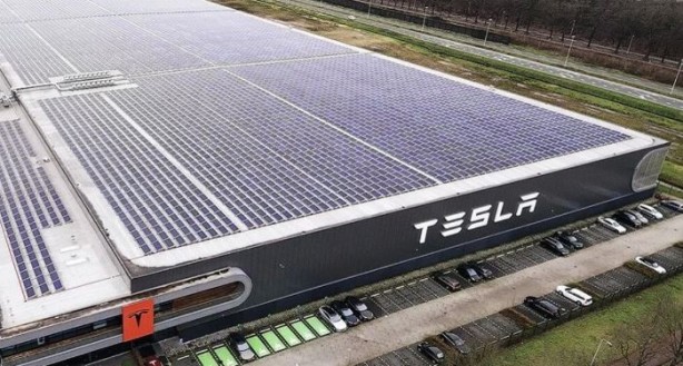 Foto - Elon Musk'ın gözünü hırs bürüdü! Çalışanlara fabrikada uyuyun çağrısı