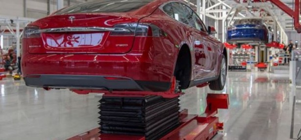 Foto - Elon Musk'ın gözünü hırs bürüdü! Çalışanlara fabrikada uyuyun çağrısı