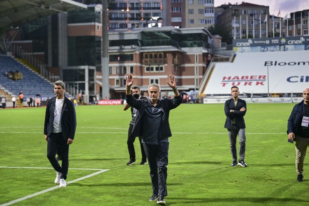 Elveda Jose Mourinho! ‘Fenerbahçe dikkat’ diyerek resmen dillendirdiler: Tam da derbi öncesi… 