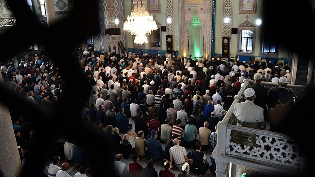Elveda Ya Şehr-i Ramazan! İşte il il bayram namazı saatleri