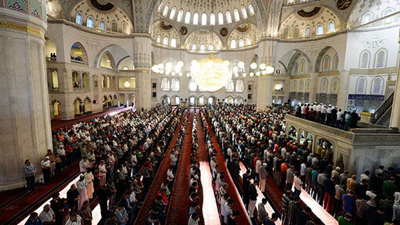 Foto - Elveda Ya Şehr-i Ramazan! İşte il il bayram namazı saatleri