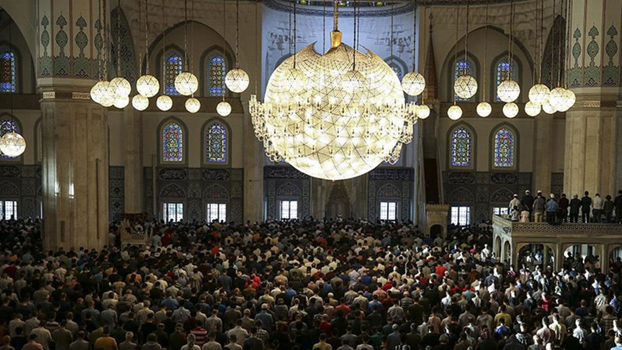 Foto - Elveda Ya Şehr-i Ramazan! İşte il il bayram namazı saatleri