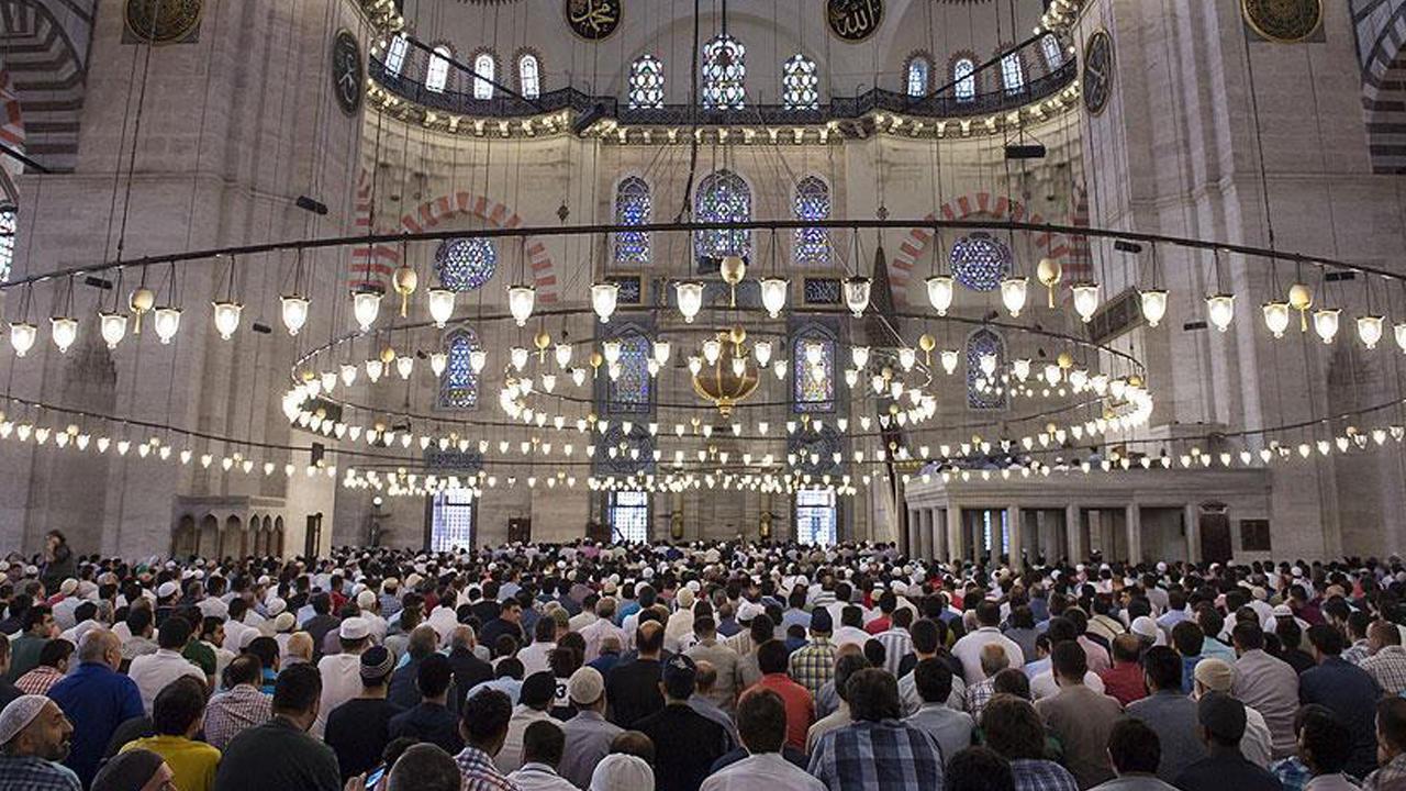 Foto - Elveda Ya Şehr-i Ramazan! İşte il il bayram namazı saatleri