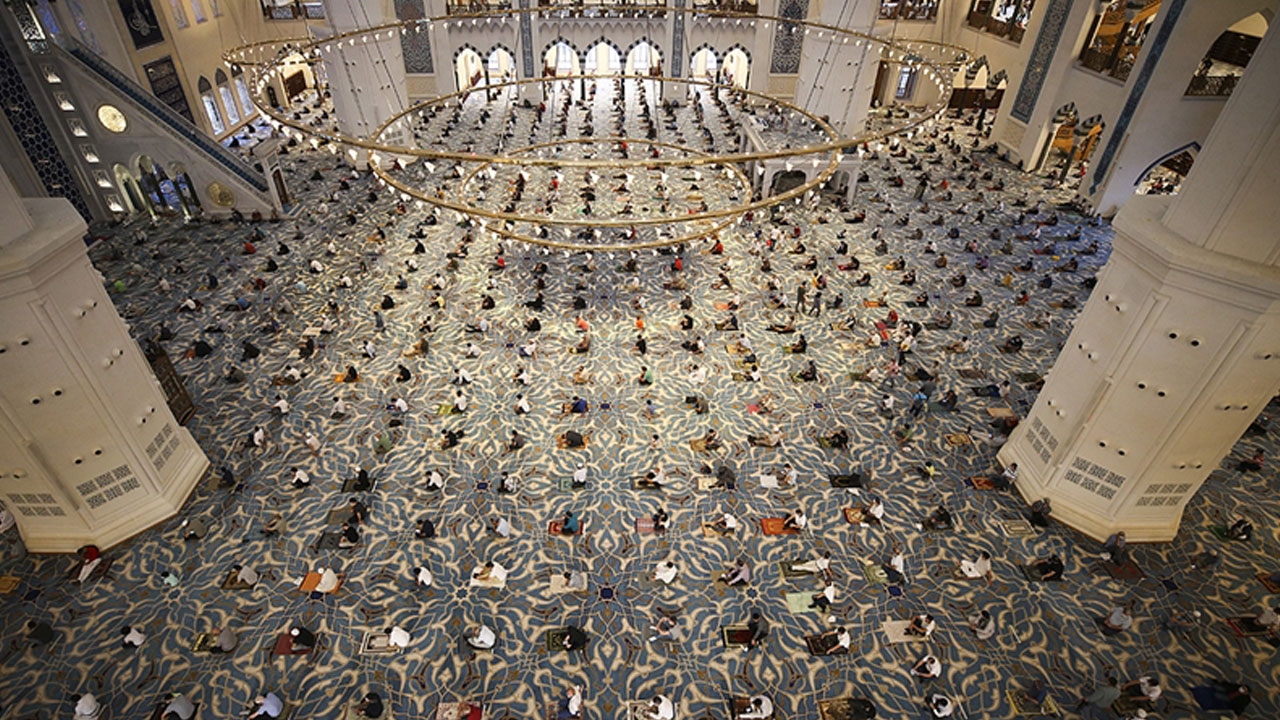 Foto - Elveda Ya Şehr-i Ramazan! İşte il il bayram namazı saatleri