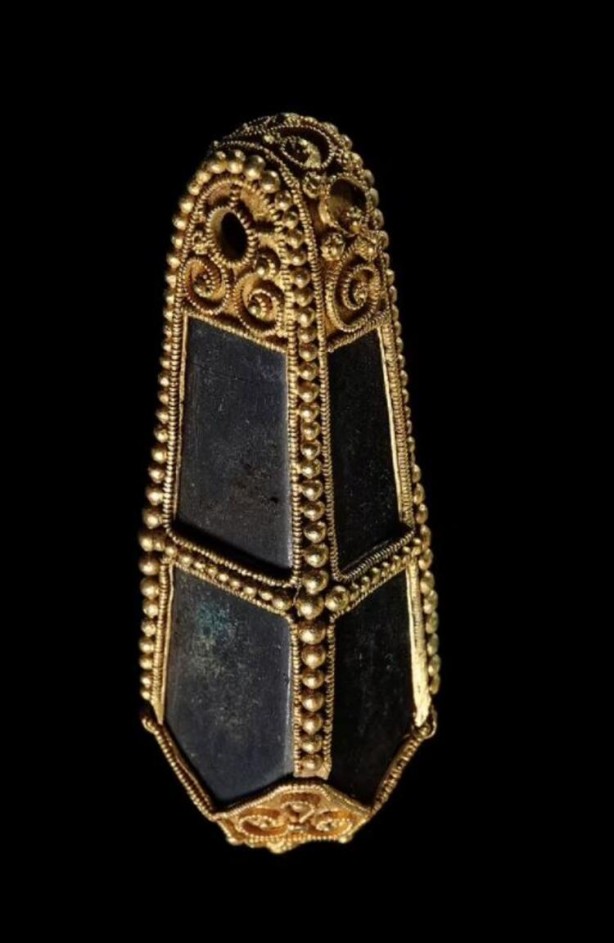 Foto - Emekli işadamı tarlada hazine buldu! Paha biçilemiyor