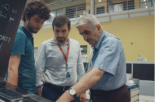 Foto - Baykar kurucusu Özdemir Bayraktar'la ilgili olay detay! Eski tuğgeneral 'Bana para gönderdi' diyerek açıkladı