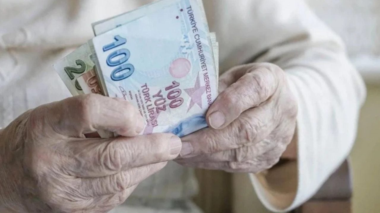Foto - Emekli maaş zammında masadaki 2 formül: Kök maaşlara refah payı ve seyyanen zam geliyor mu?