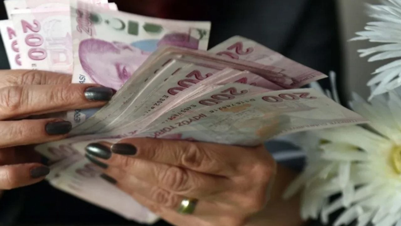 Foto - Emekli maaş zammında masadaki 2 formül: Kök maaşlara refah payı ve seyyanen zam geliyor mu?
