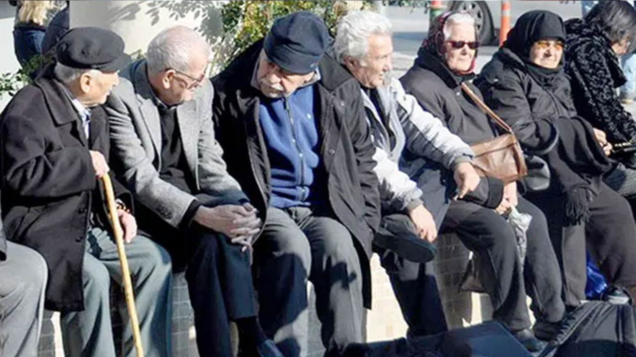 Emekli maaşını taşıyanlara vatandaşlık verecekler