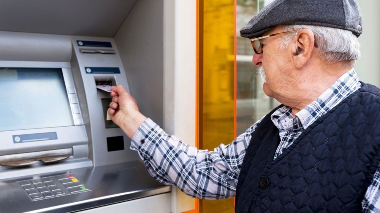 Emekli maaşlarıyla ilgili o gelişme tüm Türkiye’yi şaşkına çevirdi! Kimse ne olduğuna anlam veremedi
