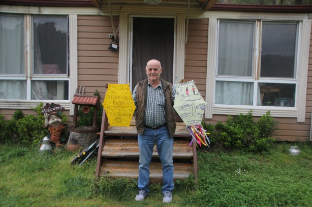 Foto - Emekli polis memurunun depremzede çocuklar için yaptığı yürekleri ısıttı