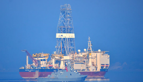 Foto - Emekli tümamiral beklenmedik gelişmeyi duyurdu: Türkiye oradaki sondaj gemilerini çekti