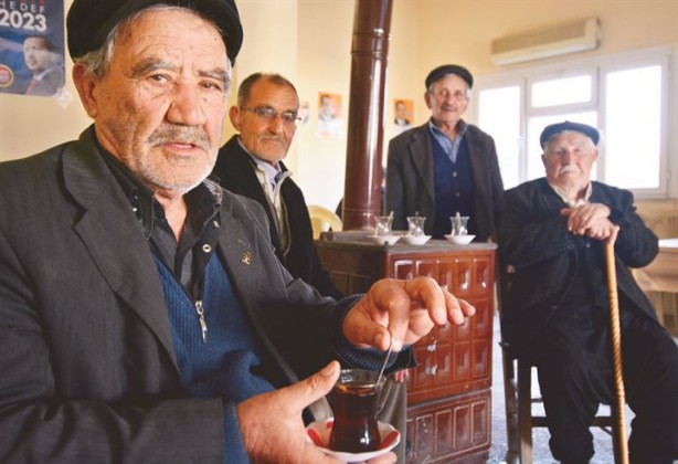 Emekli vatandaşa en az 255 TL zam